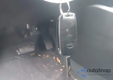 2018 Kia Rio S z USA, uszkodzony, nr VIN 3KPA24AB6JE050416